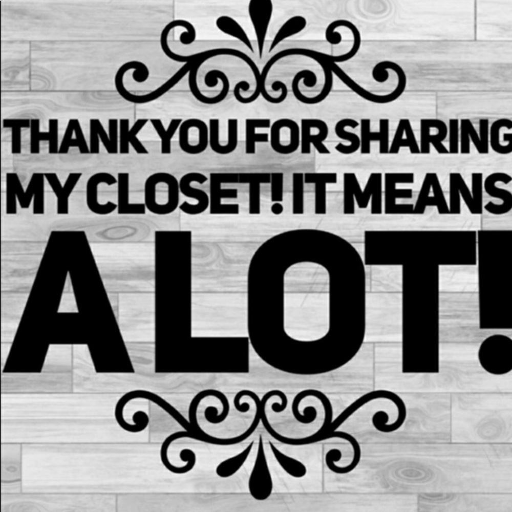 Bundle 3 items and save 20% along with a shipping discount!!🌸🌸